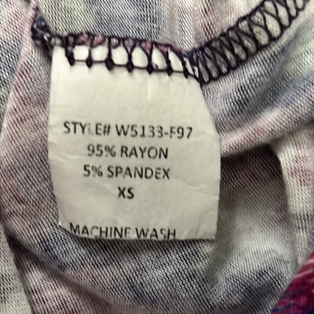 Patterned top - Picture 3 of 4